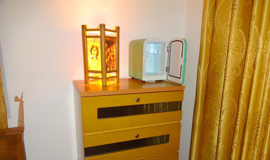 The Blue Beach Guesthouse Negombo Ngoại thất bức ảnh