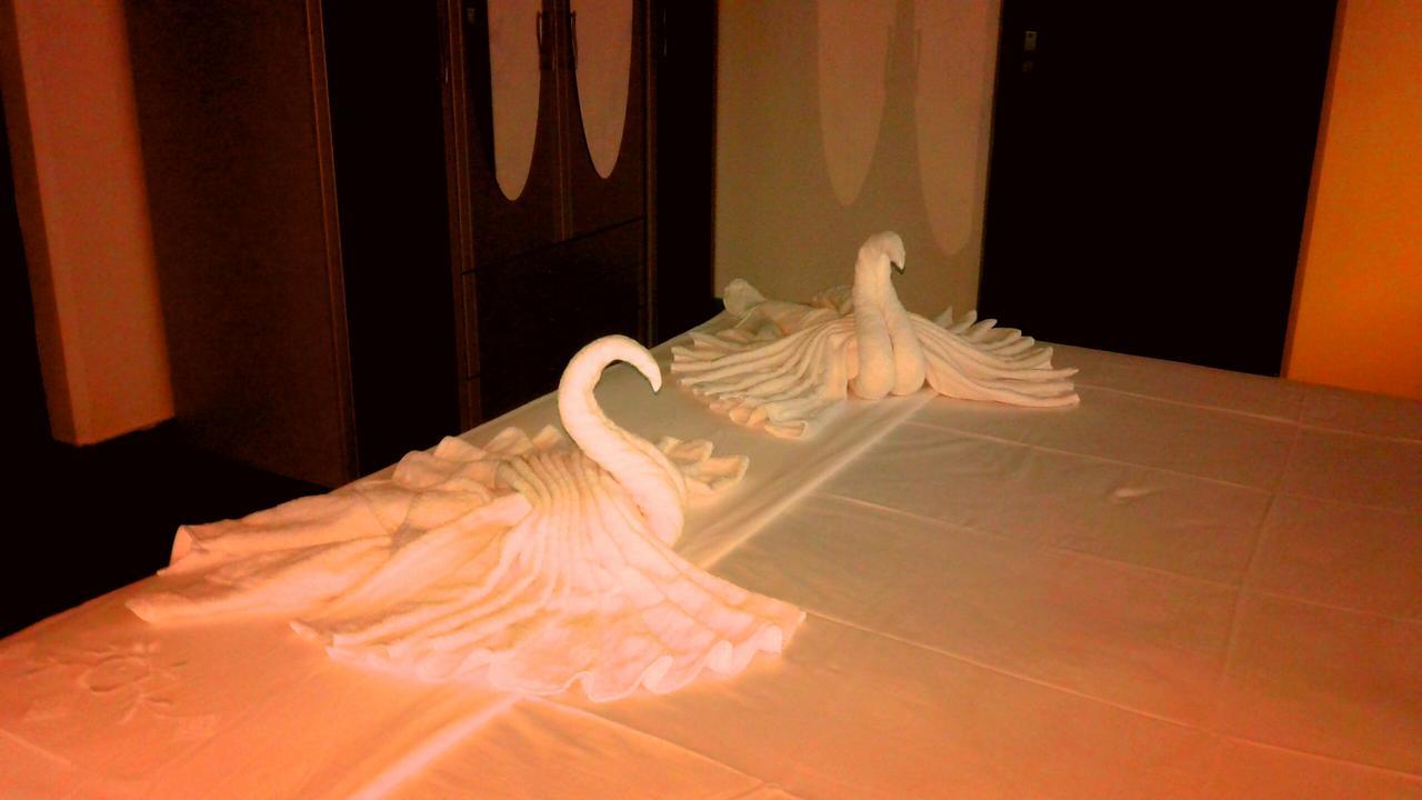 The Blue Beach Guesthouse Negombo Ngoại thất bức ảnh
